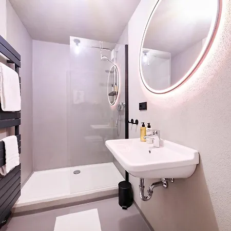 Xzllenz Kueche Bad S-bahn Parken Smart-tv Wellbeing アパート *