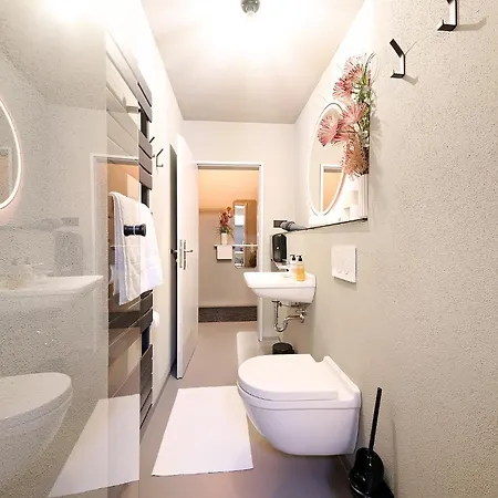 Apartment Xzllenz Kueche Bad S-bahn Parken Smart-tv Wellbeing